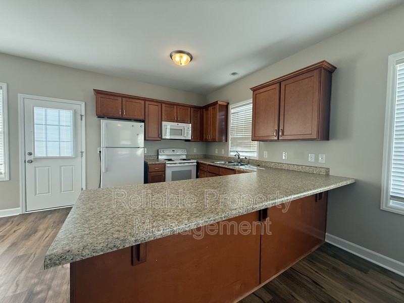 800 Phillips Rd - Photo 6 of 23