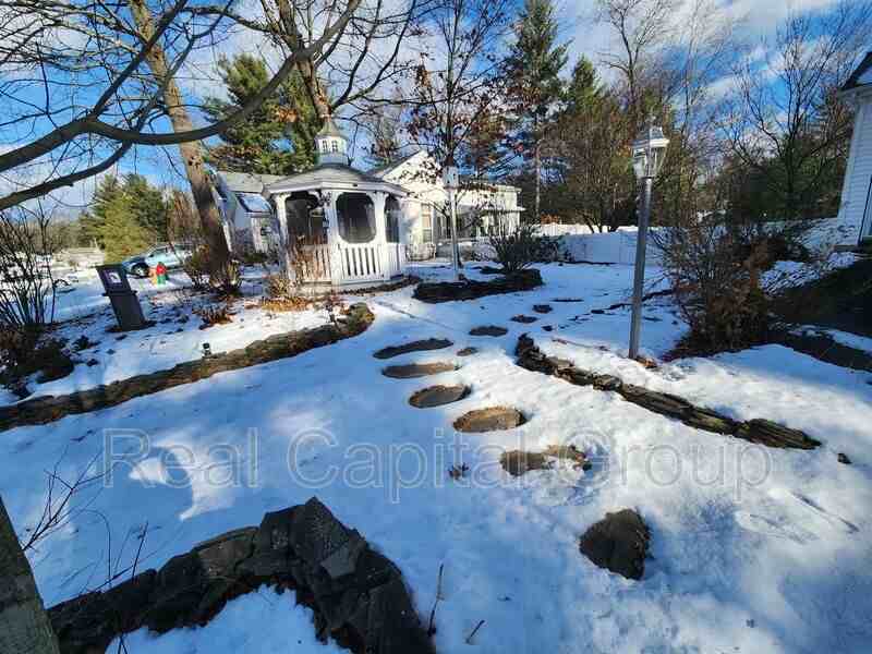 310 Meadowlark Dr - Photo 3 of 22