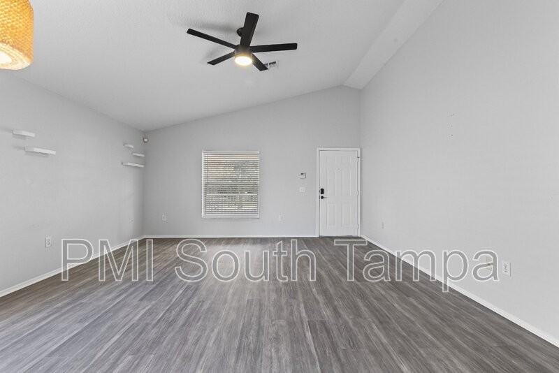 7515 S West Shore Blvd - Photo 2 of 22