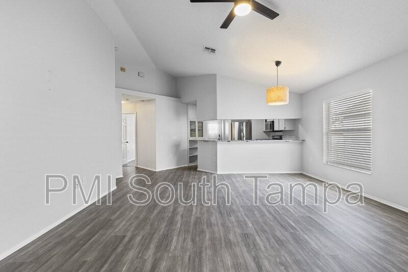 7515 S West Shore Blvd - Photo 3 of 22