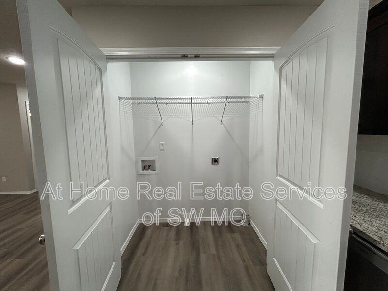 702 E Watermill Cir - Photo 6 of 14