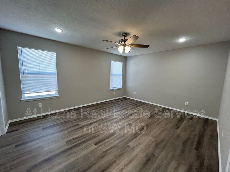 702 E Watermill Cir - Photo 7 of 14