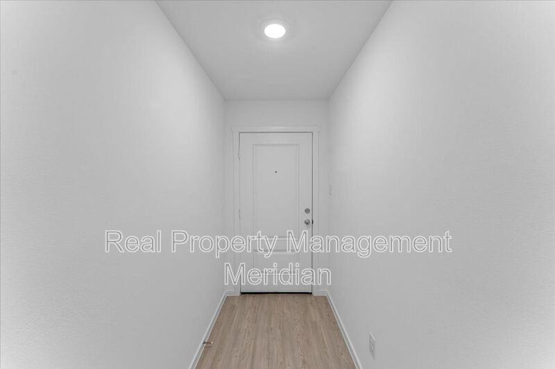 1821 Pentro Pkwy - Photo 2 of 20