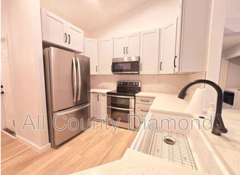 126 Covington St - Photo 7 of 21