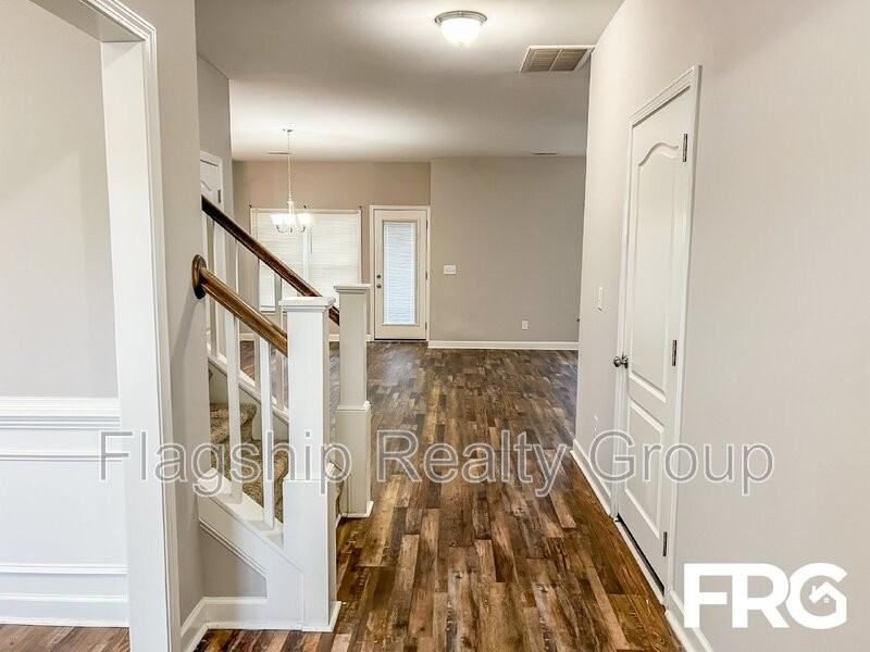 491 Fallingbrook Dr - Photo 3 of 50