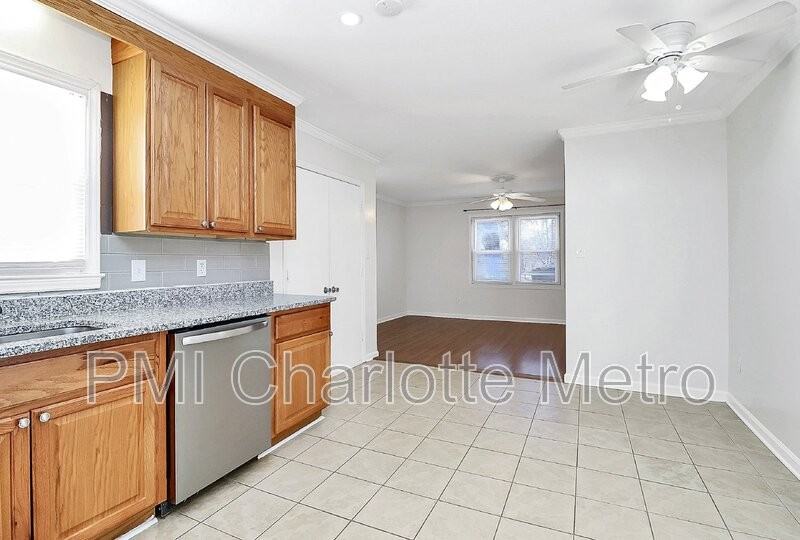 9916 Windrift Rd - Photo 3 of 22