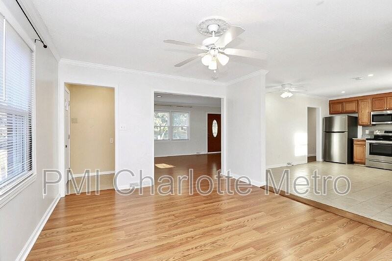 9916 Windrift Rd - Photo 4 of 22