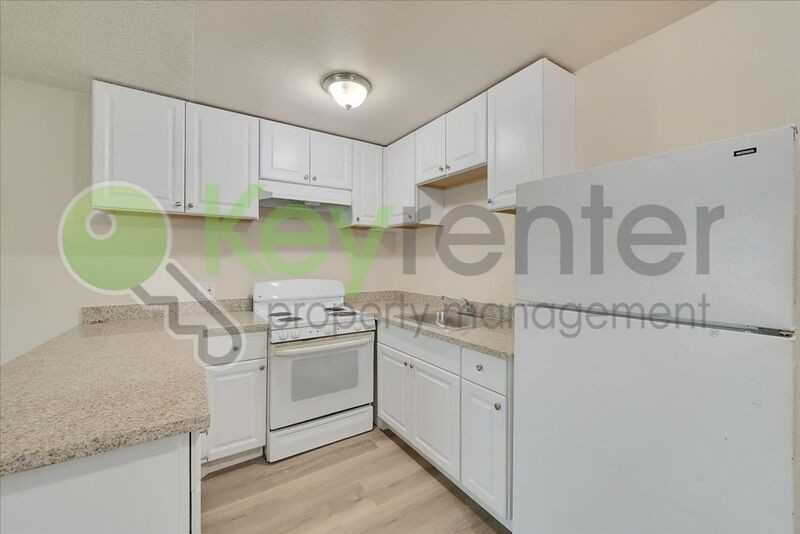 1065 Santiago Ave #5 - Photo 5 of 23