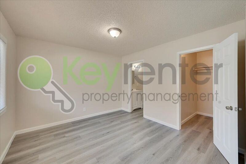 1065 Santiago Ave #5 - Photo 7 of 23