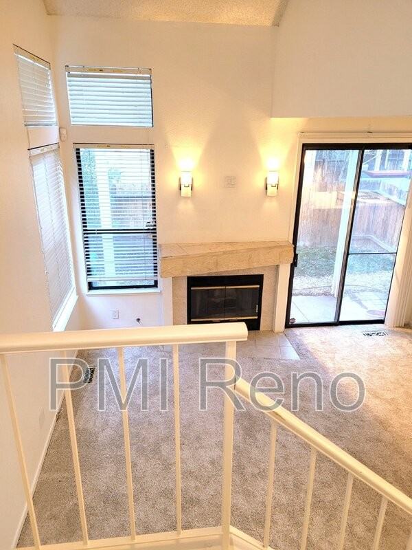 4332 Leeward Ln - Photo 4 of 29
