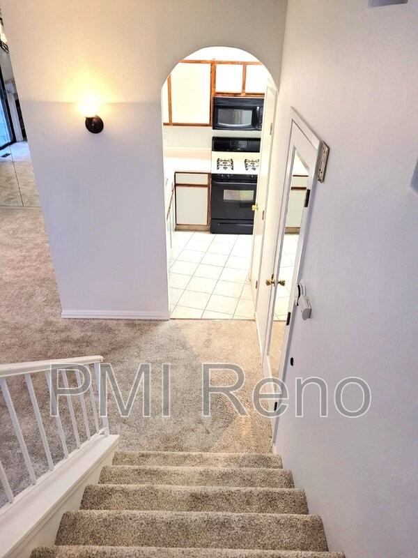 4332 Leeward Ln - Photo 6 of 29