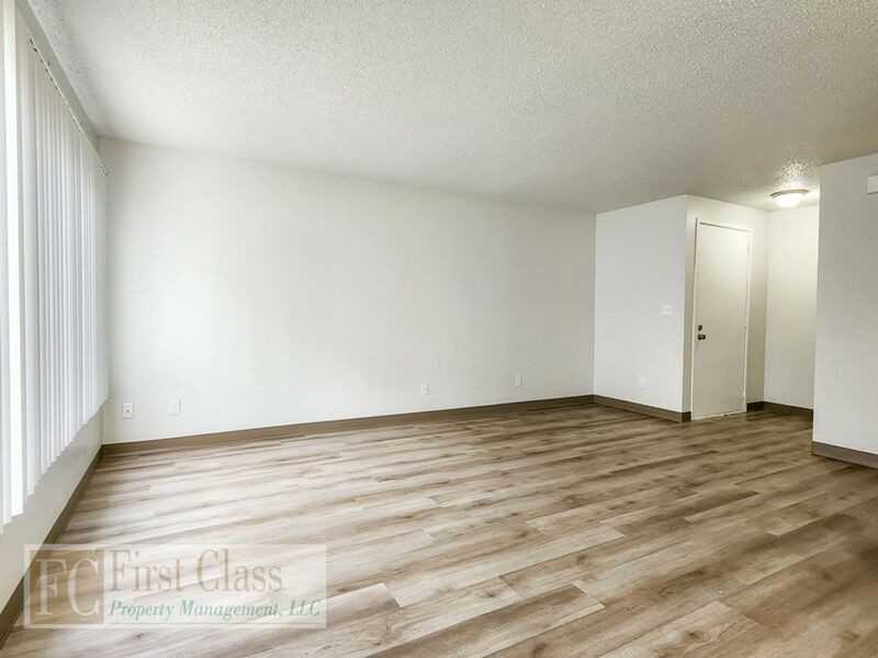 1392 Ne 186th Ave - Photo 3 of 24