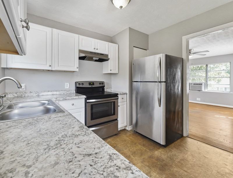 1130 7th Ave N - Photo 3 of 16