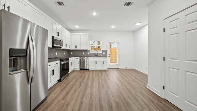 8053 Ritz St - Photo 2 of 27