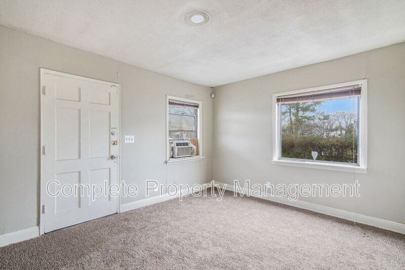 2113 6th Way W - Photo 3 of 22