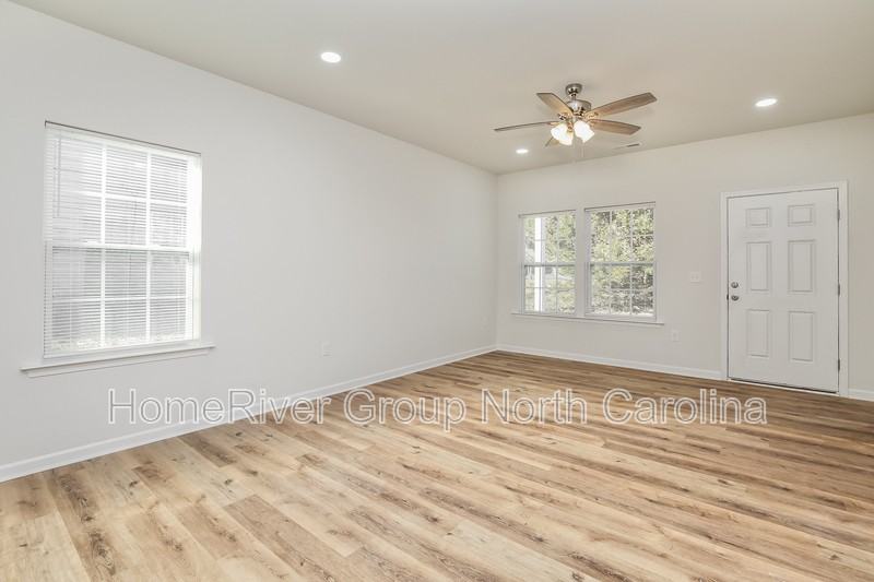 316 Charles St - Photo 3 of 19