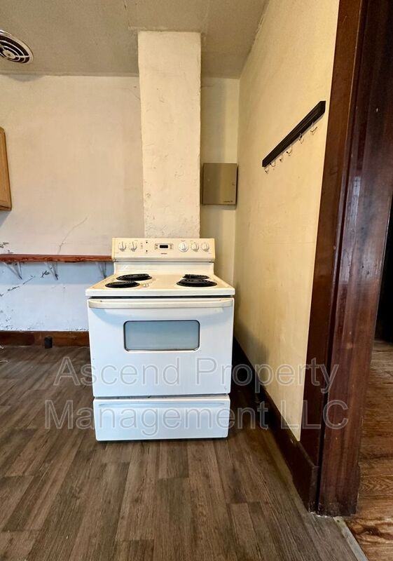 818 Gillespie Rd - Photo 5 of 12