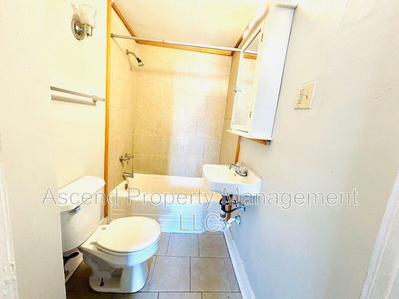 4504 Old Mission Rd - Photo 6 of 9