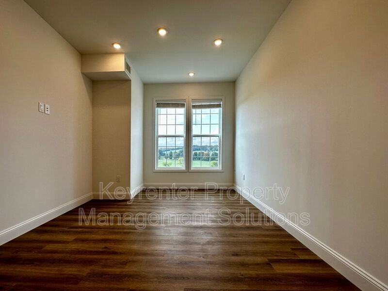 3445 Lee Hwy #304 - Photo 5 of 9