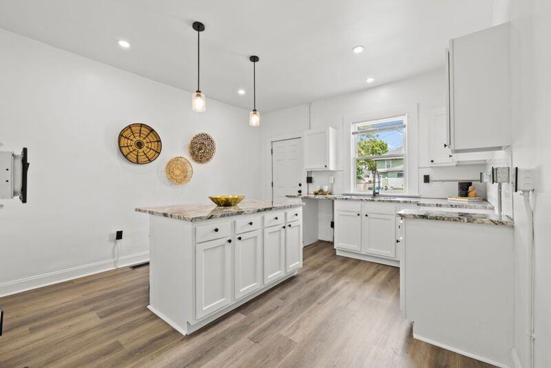 1308 Mount Vernon Ave #1308 - Photo 7 of 17