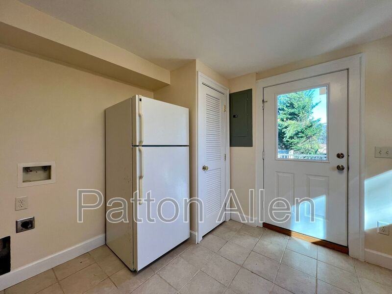 334 Barnard Ave - Photo 6 of 28