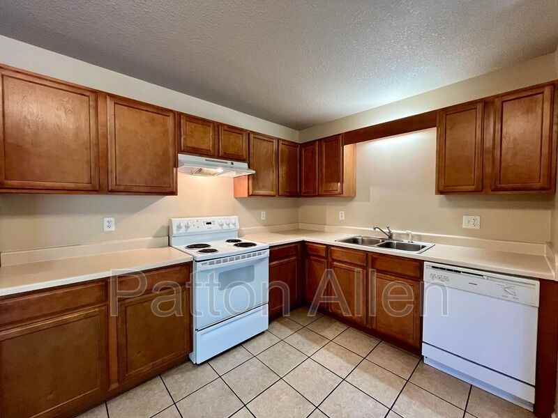 6 Zell Ln #C - Photo 6 of 17