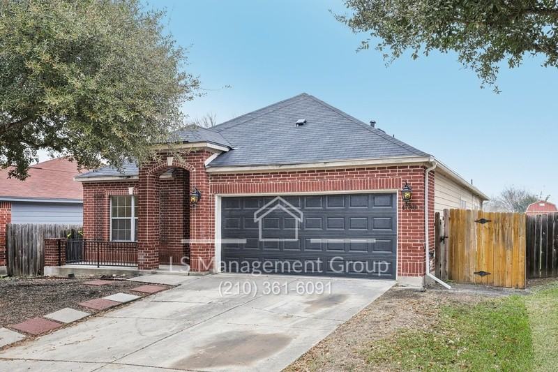 4738 Rosemarys Farm - Photo 2 of 34