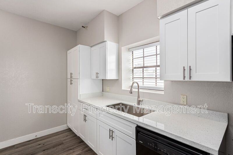 8020 E Thomas Rd #323 - Photo 2 of 29