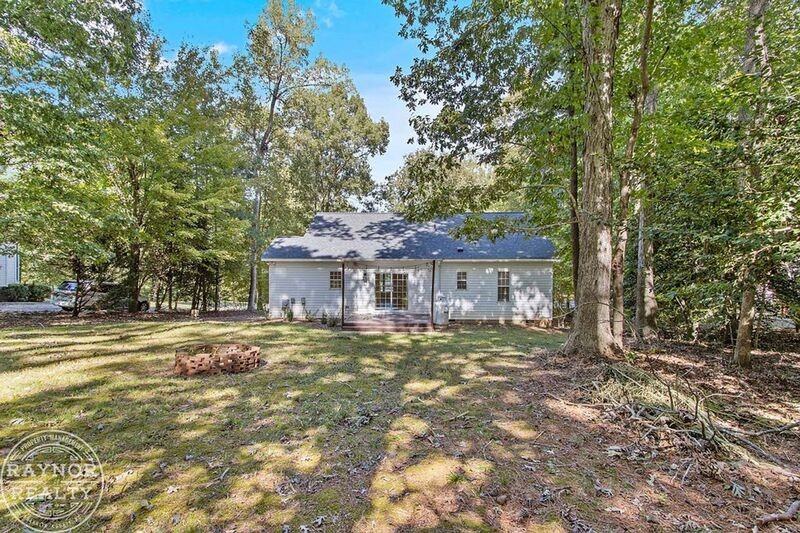 634 Sagamore Dr - Photo 5 of 24