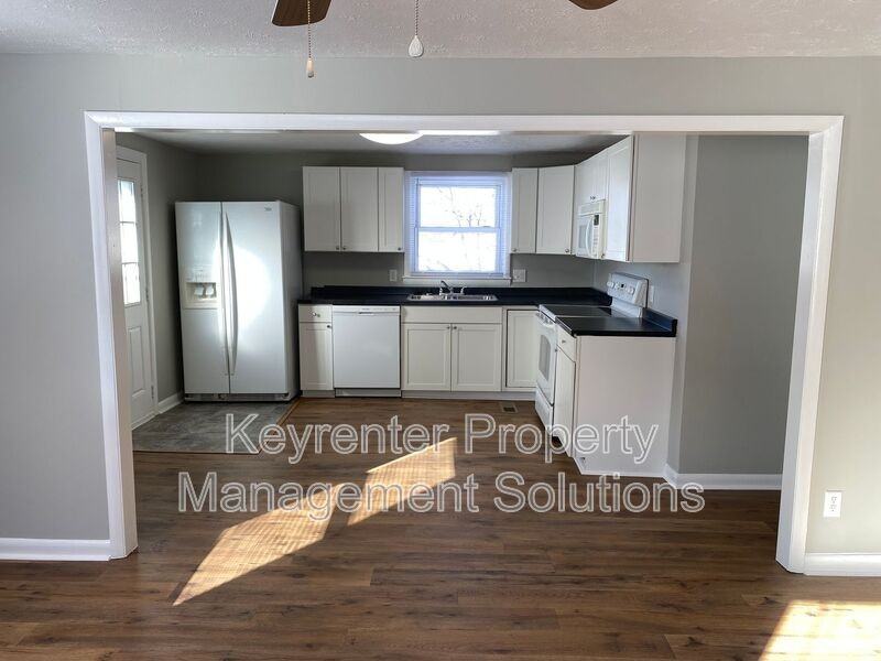 255 S Winchester Ave - Photo 3 of 23