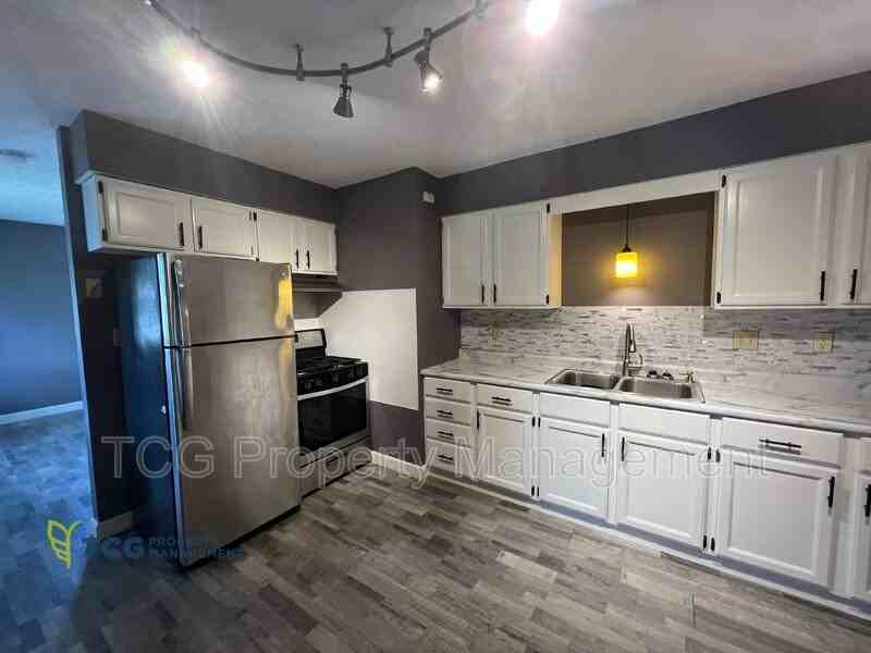 1920 Ottawa Ave - Photo 2 of 8