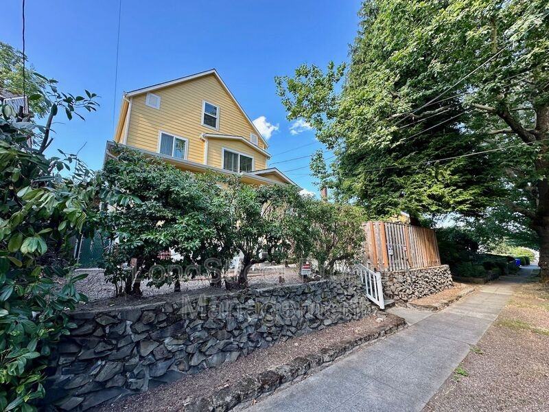 2625 Ne Clackamas St #1 - Photo 2 of 19