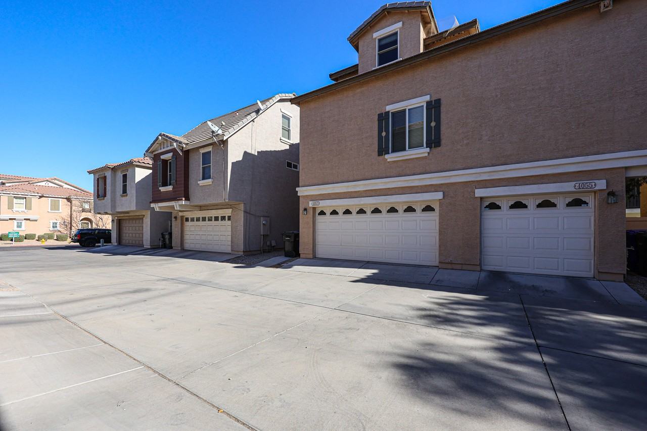 4057 E Windsor Dr - Photo 5 of 39