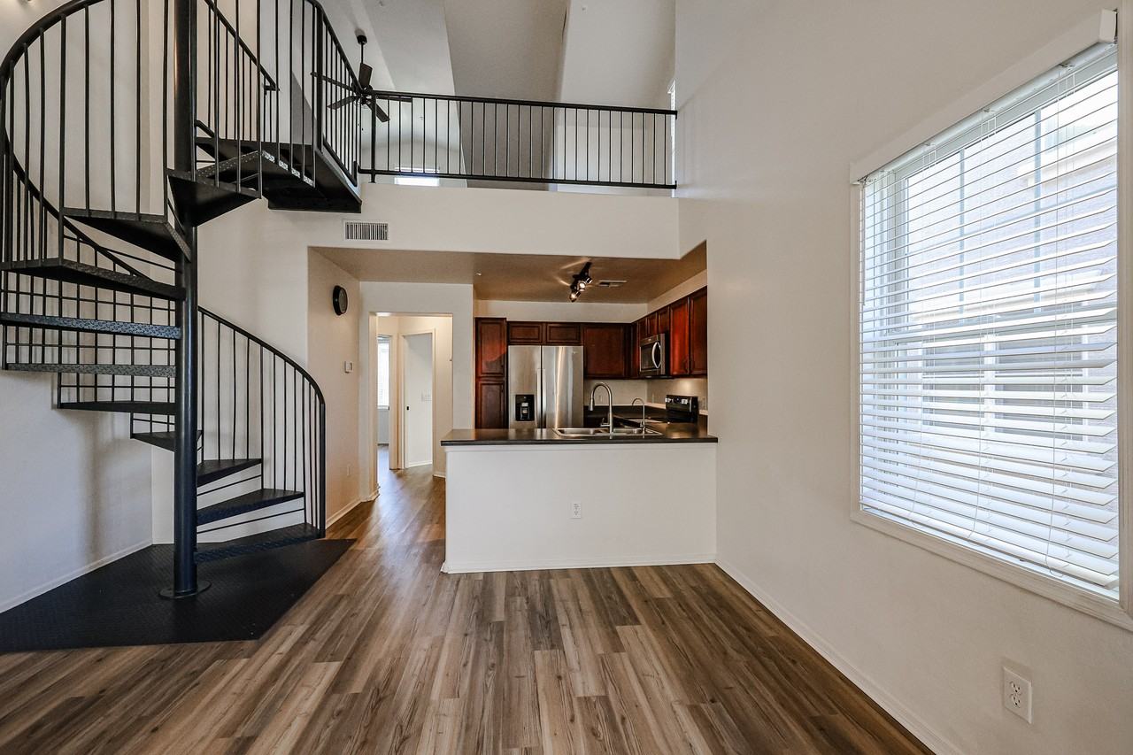 4057 E Windsor Dr - Photo 6 of 39