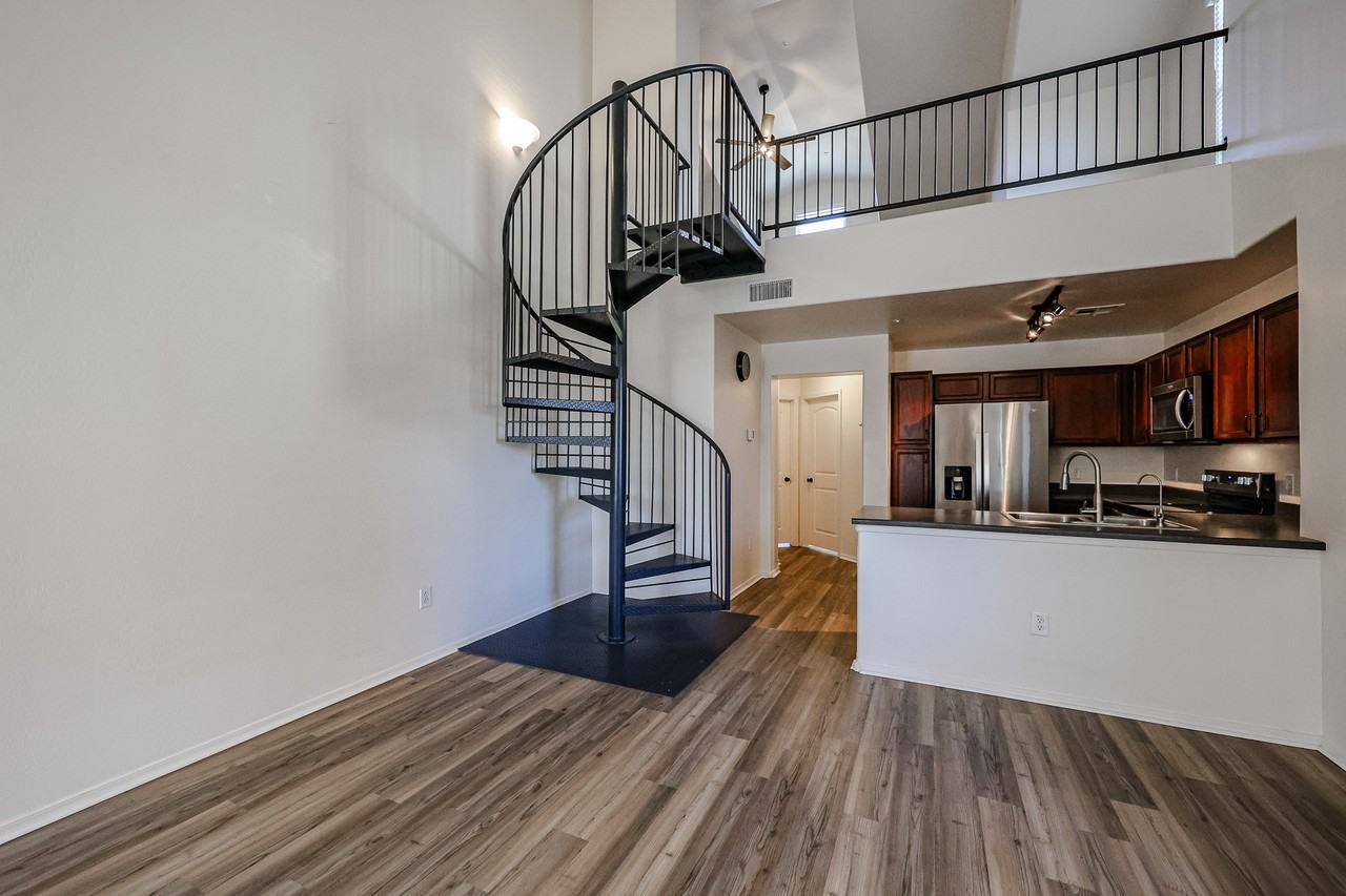 4057 E Windsor Dr - Photo 7 of 39