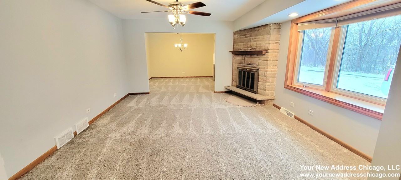 875 W Poplar St - Photo 2 of 33