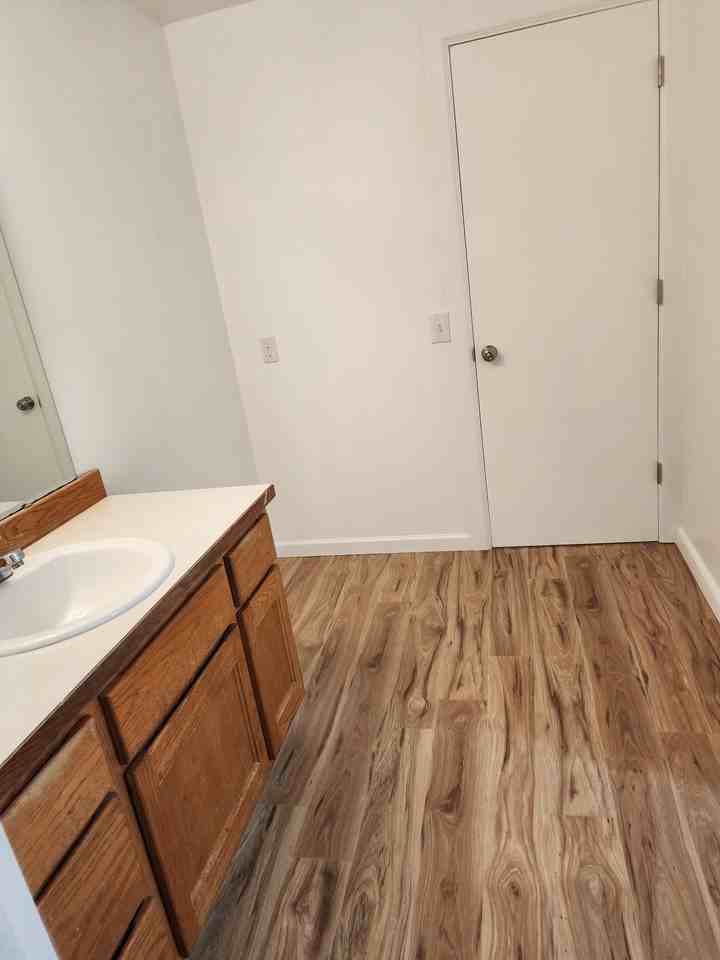 325 E Gilman Ave #B - Photo 2 of 38