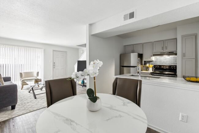 2301 West 18th Street #VAS1 - Photo 5 of 21