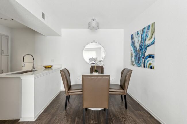 2301 West 18th Street #VAS1 - Photo 4 of 21