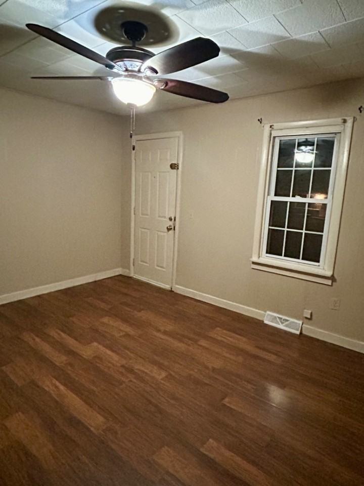 220 Petroleum St - Photo 3 of 19