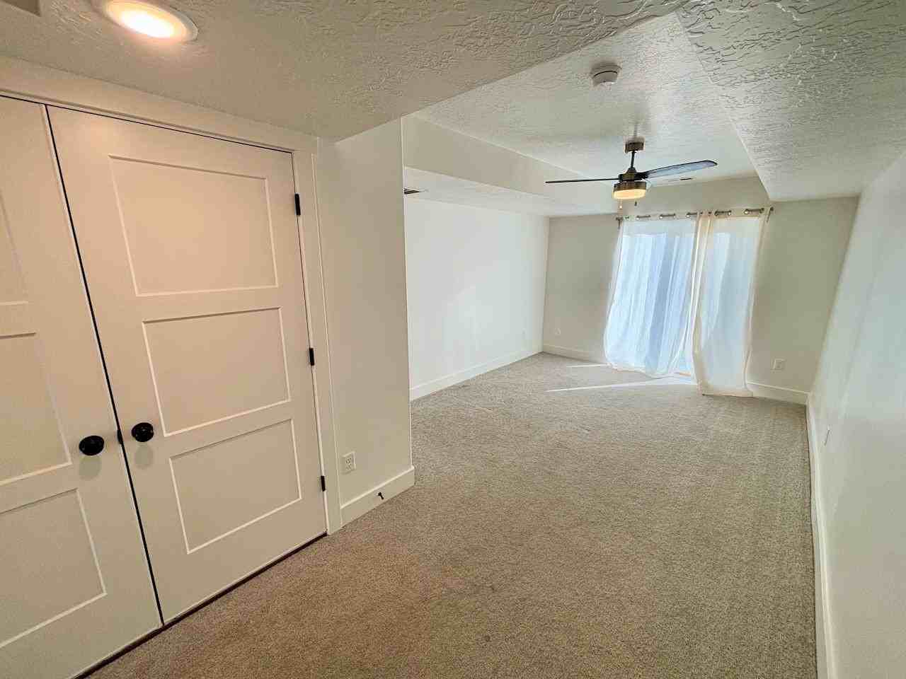 638 E 360 S - Photo 7 of 16