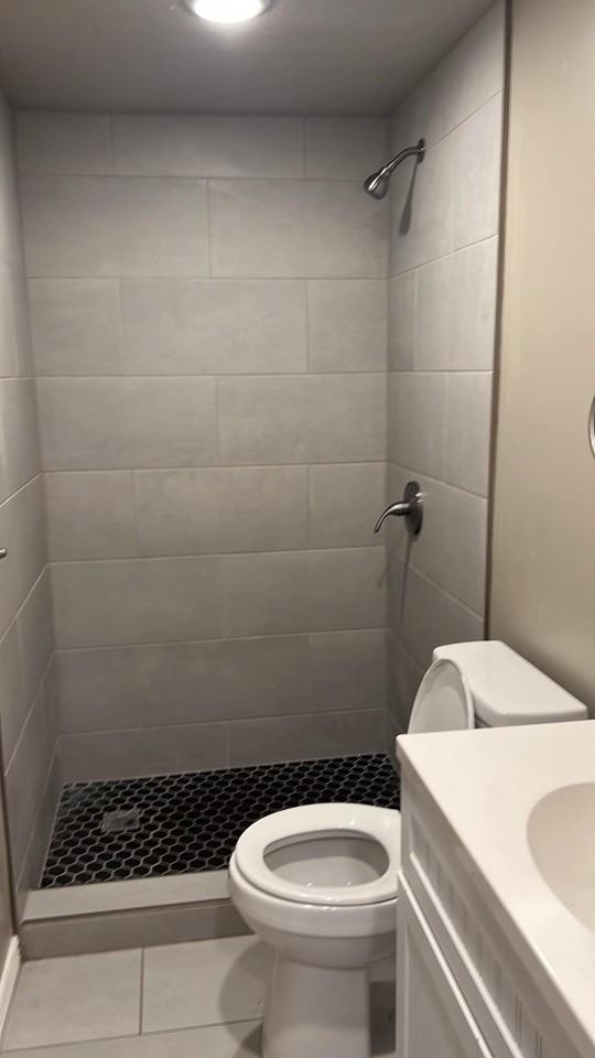 100 W #1A - Photo 3 of 5