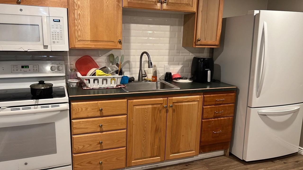 100 W #1A - Photo 5 of 5