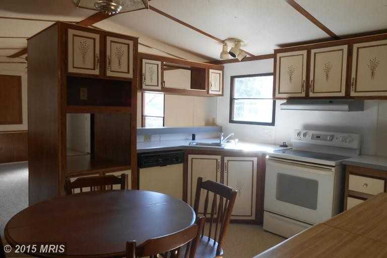 13911 Point Lookout Rd - Photo 2 of 8