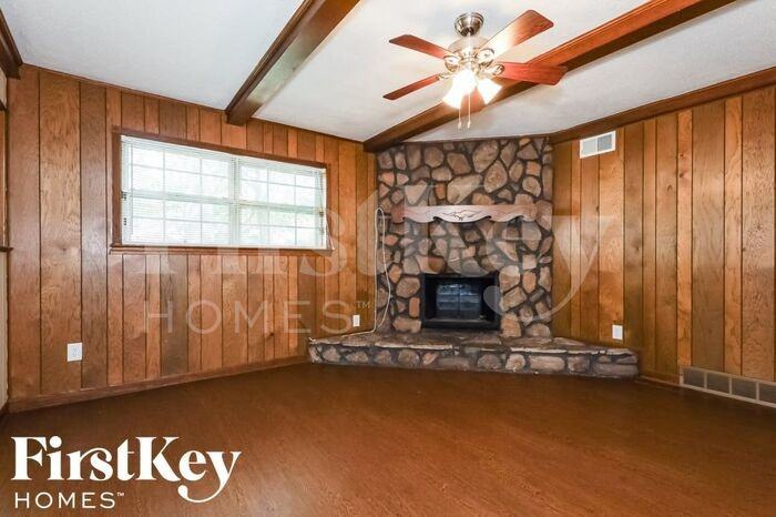2040 Cranberry Dr - Photo 2 of 15