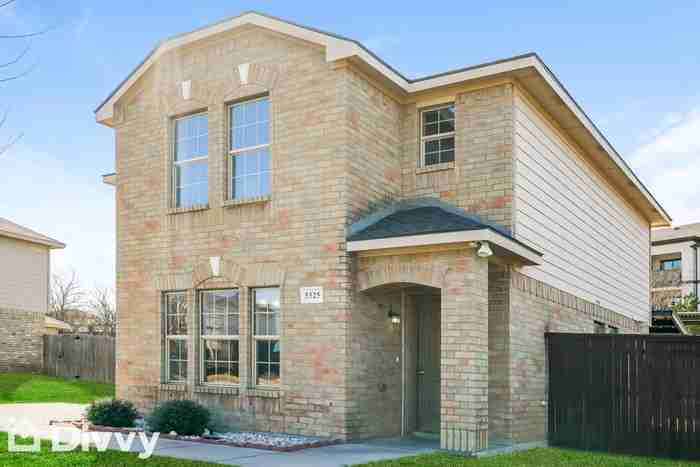 5525 Venera Ct - Photo 3 of 21