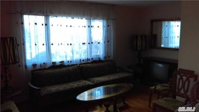 640 Midvale Ave - Photo 2 of 11