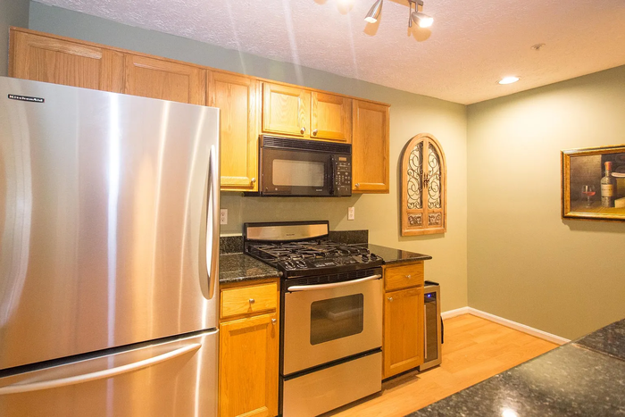 2052 Quaker Way #2052 - Photo 2 of 8
