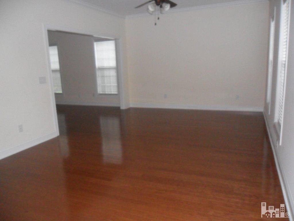 1304 Wakefield Ct - Photo 3 of 15