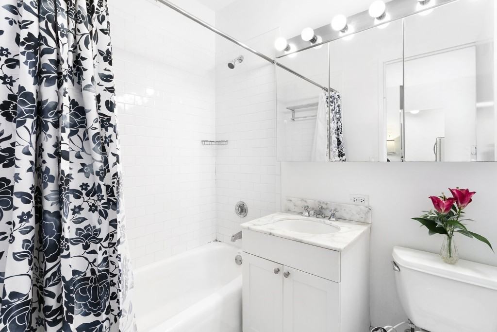 505 W 37th St #2112 - Photo 4 of 6